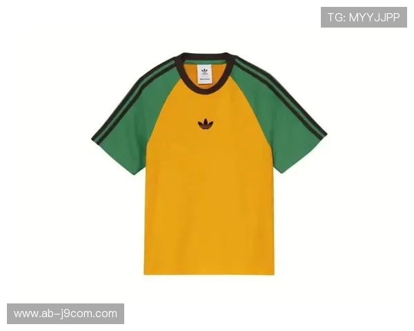 球服与足球毛衣融合设计打造运动时尚新潮流展现个性与舒适并存 球服与足球毛衣融合设计打造运动时尚新潮流展现个性与舒适并存