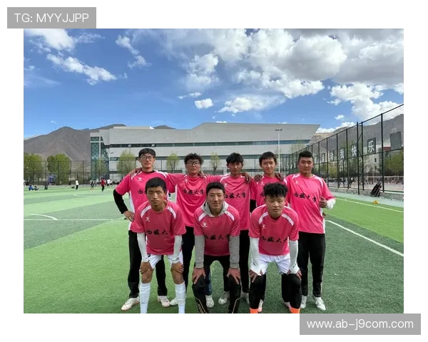 深情足球男在绿茵场上以梦为马用热爱书写不灭青春传奇